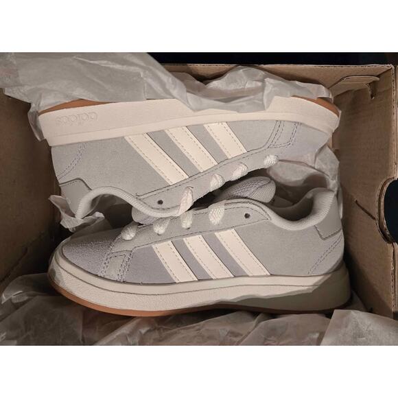 12k Adidas Grand Courts 00s - Picture 3 of 5